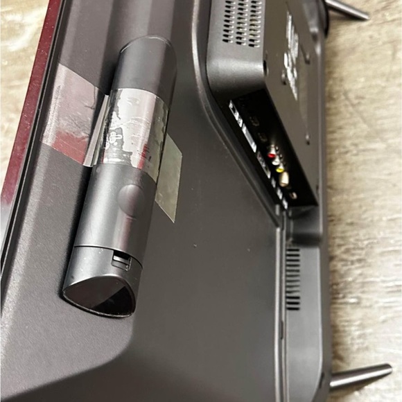 TCL LED SMART 24” TV - Picture 2 of 2